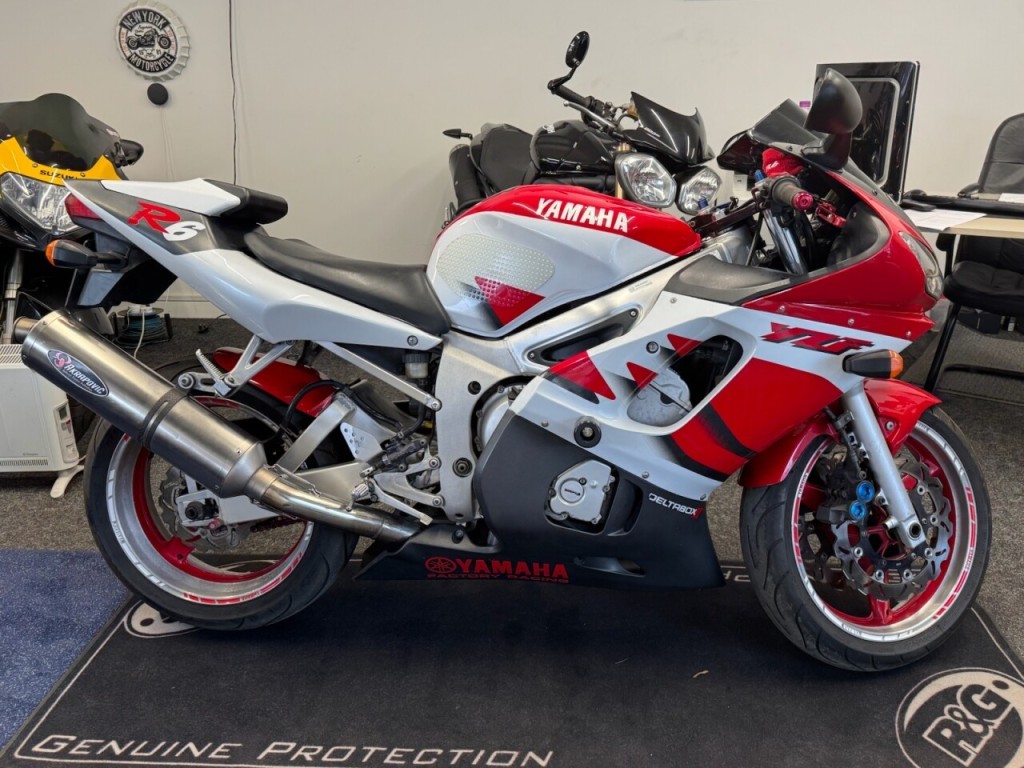 Used YAMAHA R6 2002 Red for sale - £2990 in Kidderminster ...